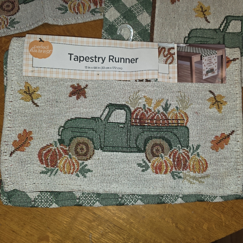 NWT Bundled Lot of 11 Fall Linens Table Runner, Placemats, Holders, Towel - Picture 5 of 5